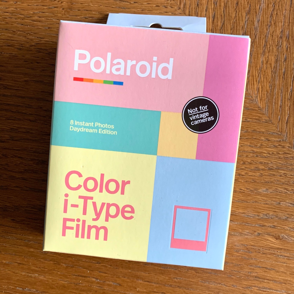 REVIEW: Polaroid Color i-Type Film 'Daydream Edition' – Mr David